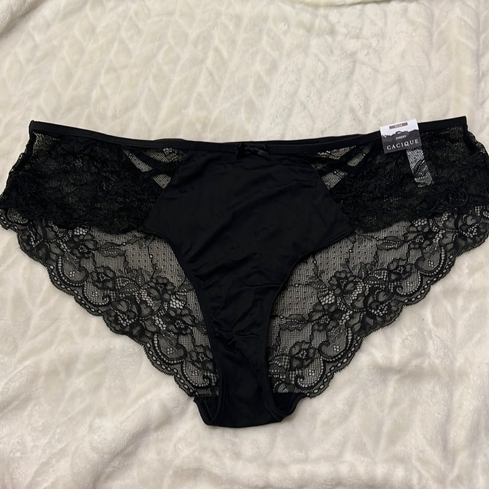 NWT!! Cacique black lace cheeky panties size 22/24